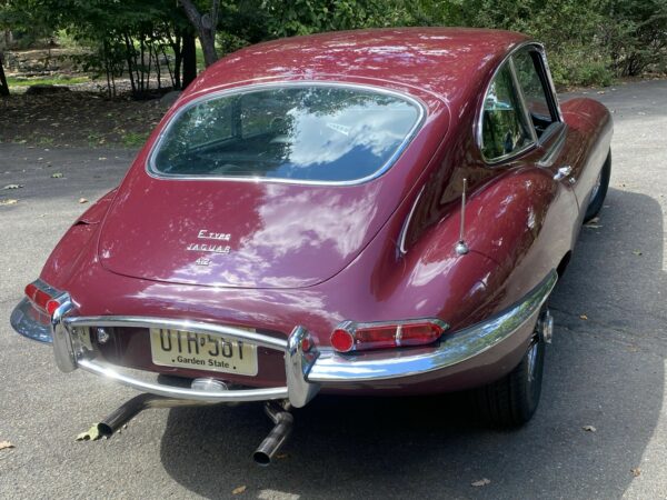 Jaguar E-type 2+2, 1967. 4-Speed. Manual. - Image 3