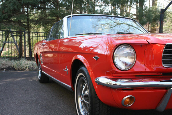 Ford Mustang Convertible, 1966. Automatic.