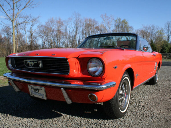 Ford Mustang Convertible, 1966. Automatic. - Image 2