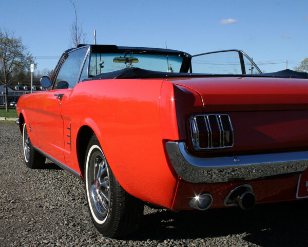 Ford Mustang Convertible, 1966. Automatic. - Image 7