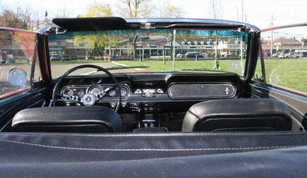 Ford Mustang Convertible, 1966. Automatic. - Image 6