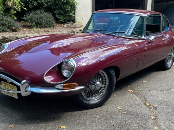 Jaguar E-type - image 1