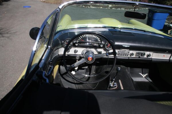 1955 Ford Thunderbird. Automatic - Image 3